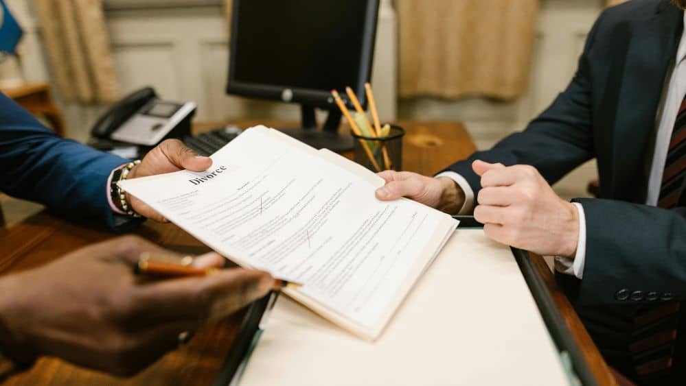 If I Am Served Divorce Papers, Do I Have to Sign Them?
